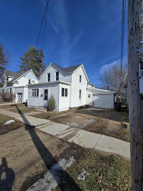 110 S Washington Street, Berlin, WI, 54923 | Card Image