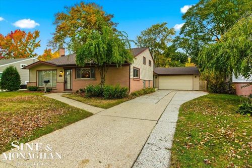 21437 Hillside Dr, Clinton Township, MI, 48035-2727 | Card Image