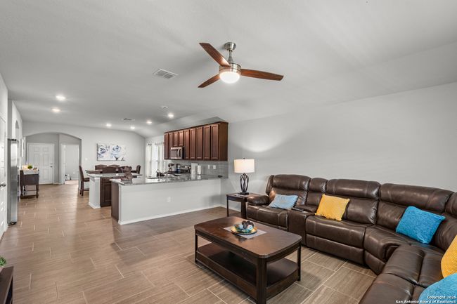 7639 Coffee Ml, House other with 3 bedrooms, 3 bathrooms and null parking in San Antonio TX | Image 14