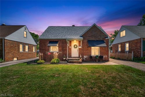 2515 9th St, Cuyahoga Falls, OH, 44221-2439 | Card Image