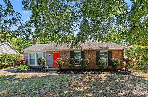 3001 Old House Cir, Matthews, NC, 28105-7282 | Card Image