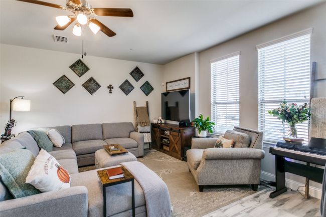 1052 Foxglove Dr, Townhouse with 3 bedrooms, 3 bathrooms and null parking in Carrollton TX | Image 6
