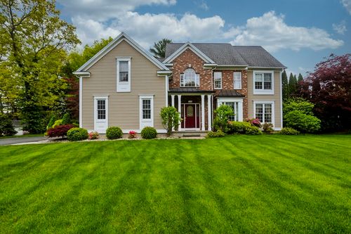 140 Wildflower Cir, Westfield, MA, 01085-5403 | Card Image