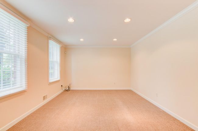 801 Sherman Dr, Condo with 2 bedrooms, 3 bathrooms and null parking in Royal Oak MI | Image 5