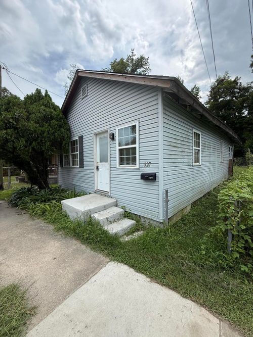 527 Black River Rd, Georgetown, SC, 29440-3301 | Card Image
