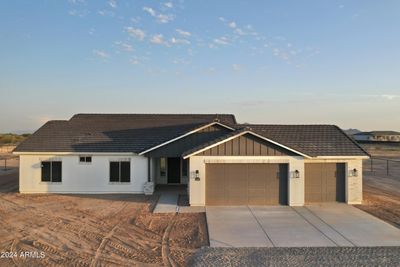 25721 W Running Deer Trail, House other with 3 bedrooms, 2 bathrooms and null parking in Wittmann AZ | Image 1