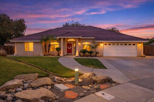 594 Diana Ct, Hanford, CA, 93230-6823 | Card Image