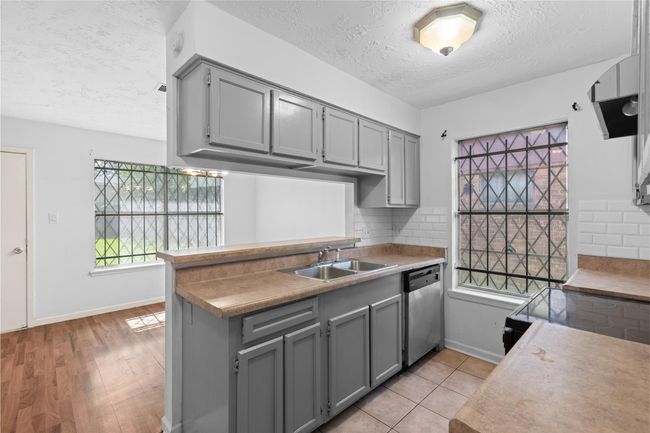 1330 Stevenage Ln, House other with 3 bedrooms, 2 bathrooms and 2 parking in Channelview TX | Image 4
