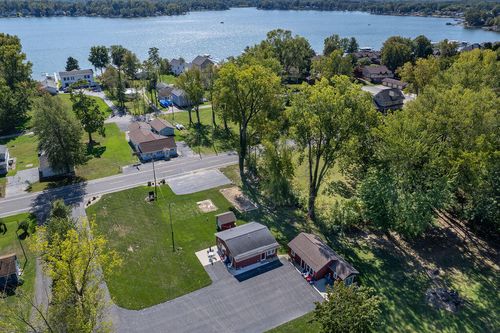 5575 Paw Paw Lake Rd, Coloma, MI, 49038-9628 | Card Image