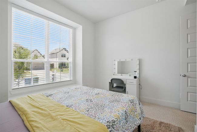 4th bedroom is located on main floor | Image 15