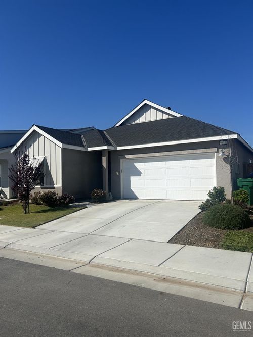 9610 Greenwood Glen Ln, Shafter, CA, 93263-2293 | Card Image