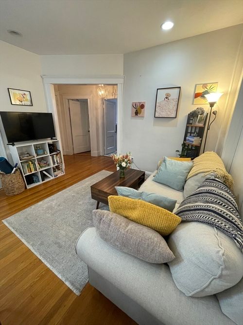 apt-1-1675 Beacon St, Brookline, MA, 02445-4499 | Card Image