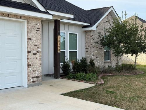 18198 Wolftrack Way, Loranger, LA, 70446-2600 | Card Image