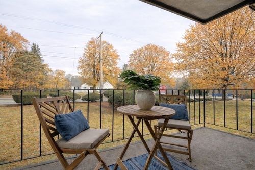 apt-2-4-176 Maple Ave, Rutland, MA, 01543-1328 | Card Image