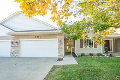 6054 Sheffield Circle, Condo with 2 bedrooms, 2 bathrooms and null parking in Johnston IA | Image 1