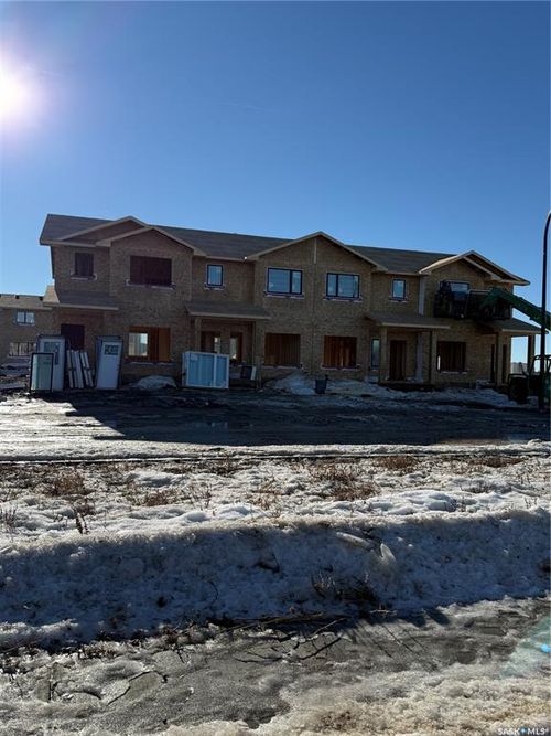 43 Taskamanwa Street, Saskatoon, SK, S7V0Y4 | Card Image