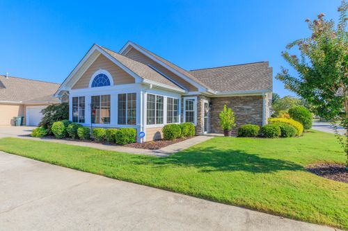 2433 Baskette Way, Chattanooga, TN, 37421-7615 | Card Image