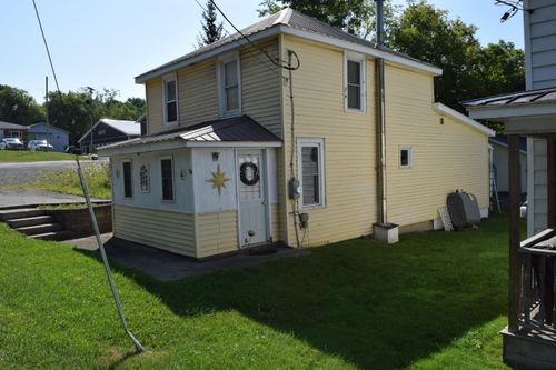 642644 E Main St, Malone, NY, 12953-2142 | Card Image