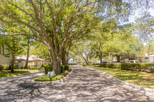 1403 Defender Ct W, Jacksonville, FL, 32233-4665 | Card Image