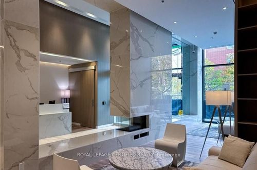 202-370 Martha St, Burlington, ON, L7R0G9 | Card Image