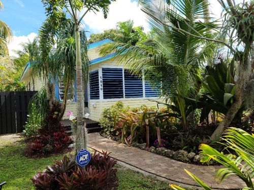 1214 Ne 2nd Ave, Fort Lauderdale, FL, 33304-1913 | Card Image