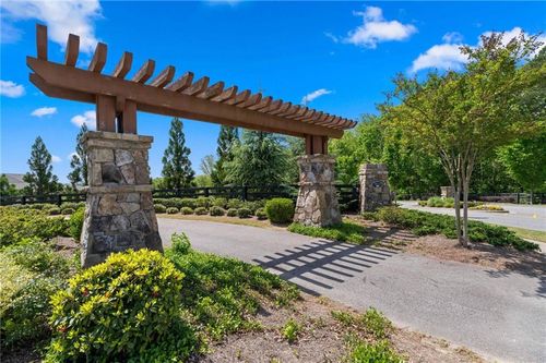 6931 Scenic Overlook Trce, Flowery Branch, GA, 30542-2547 | Card Image