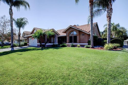 1029 Neal St, Los Banos, CA, 93635-5210 | Card Image