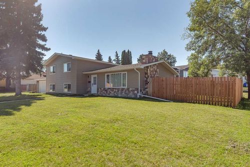 104 Oak Drive, Wetaskiwin, AB, T9A2E7 | Card Image