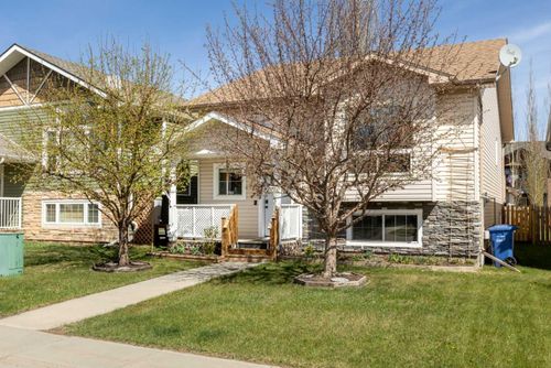 10 Hawthorne Way, Penhold, AB, T0M1R0 | Card Image