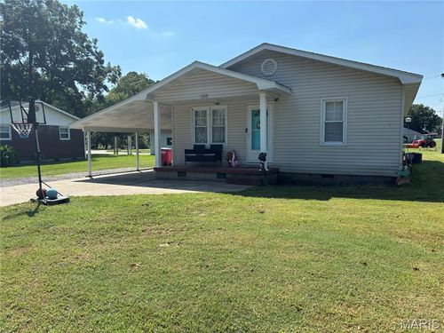108 S West St, Oran, MO, 63771-8276 | Card Image