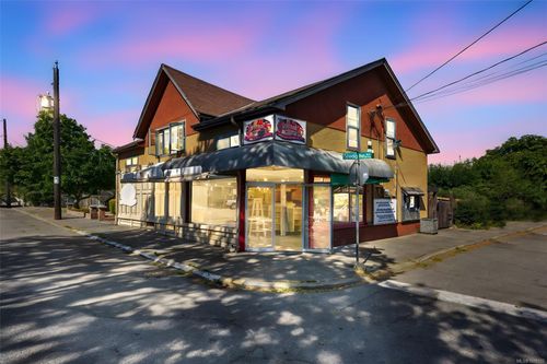 {{alt}} | Card Image