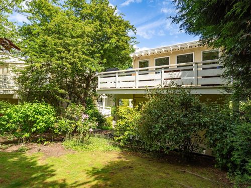 1724 26th Ave, Seattle, WA, 98122-3108 | Card Image