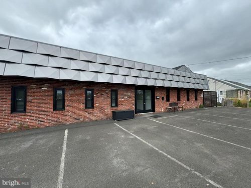 5921 Bristol Emilie Rd, LEVITTOWN, PA, 19057-2605 | Card Image