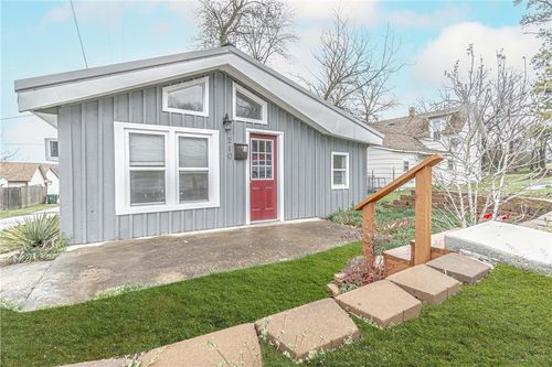 210 Chapman St, Anderson, MO, 64831-9289 | Card Image