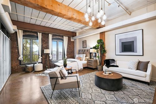 r102-1507 Western Ave, Seattle, WA, 98101-1563 | Card Image