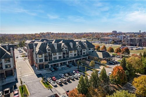 unit-211a-10511 Mission Rd, Leawood, KS, 66206-2702 | Card Image