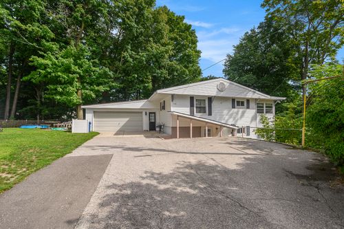 110 Riverside Dr, Hart, MI, 49420-1043 | Card Image