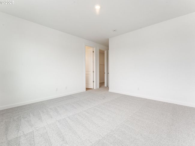8431 Se Blanton St, House attached with 3 bedrooms, 3 bathrooms and 2 parking in Hillsboro OR | Image 21