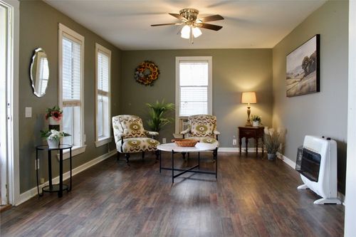 1221 Giddings St, Lexington, TX, 78947-9600 | Card Image