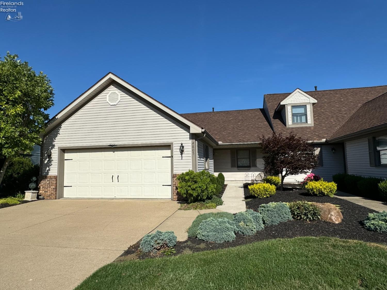 Lake Ct, Sandusky, OH 44870