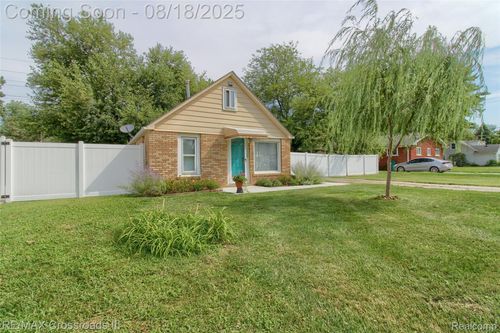 36928 Ellis St, New Boston, MI, 48164-9564 | Card Image