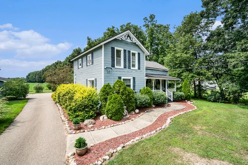 1074 10th St, Martin, MI, 49070-8722 | Card Image