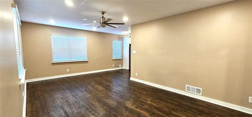 1291 Lorenzo Dr Sw, Atlanta, GA, 30310-3945 | Card Image