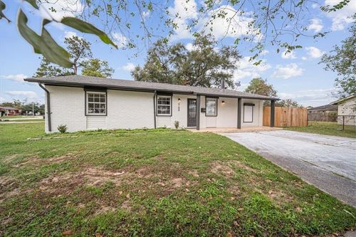 740 Willowbrook Dr, Gretna, LA, 70056-7970 | Card Image