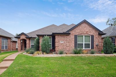 6400 High Cliff Drive, House other with 3 bedrooms, 2 bathrooms and null parking in The Colony TX | Image 2