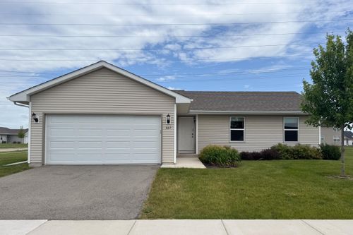 927 Foley Rd, Belvidere, IL, 61008-2937 | Card Image