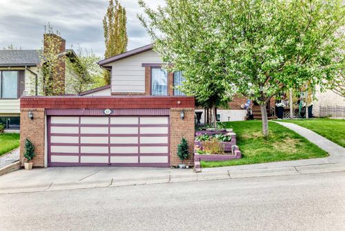43 Beaconsfield Way Nw, Calgary, AB, T3K1W9 | Card Image