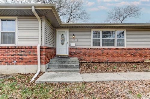 10708 Saint Catherines Ln, Kansas City, MO, 64137-1765 | Card Image