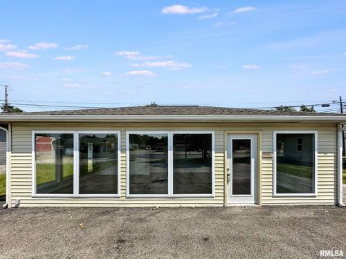 1112 S Park Ave, Herrin, IL, 62948-4134 | Card Image