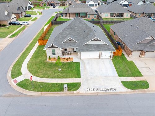 4829 Hidalgo Ave, Mustang, OK, 73064-6033 | Card Image